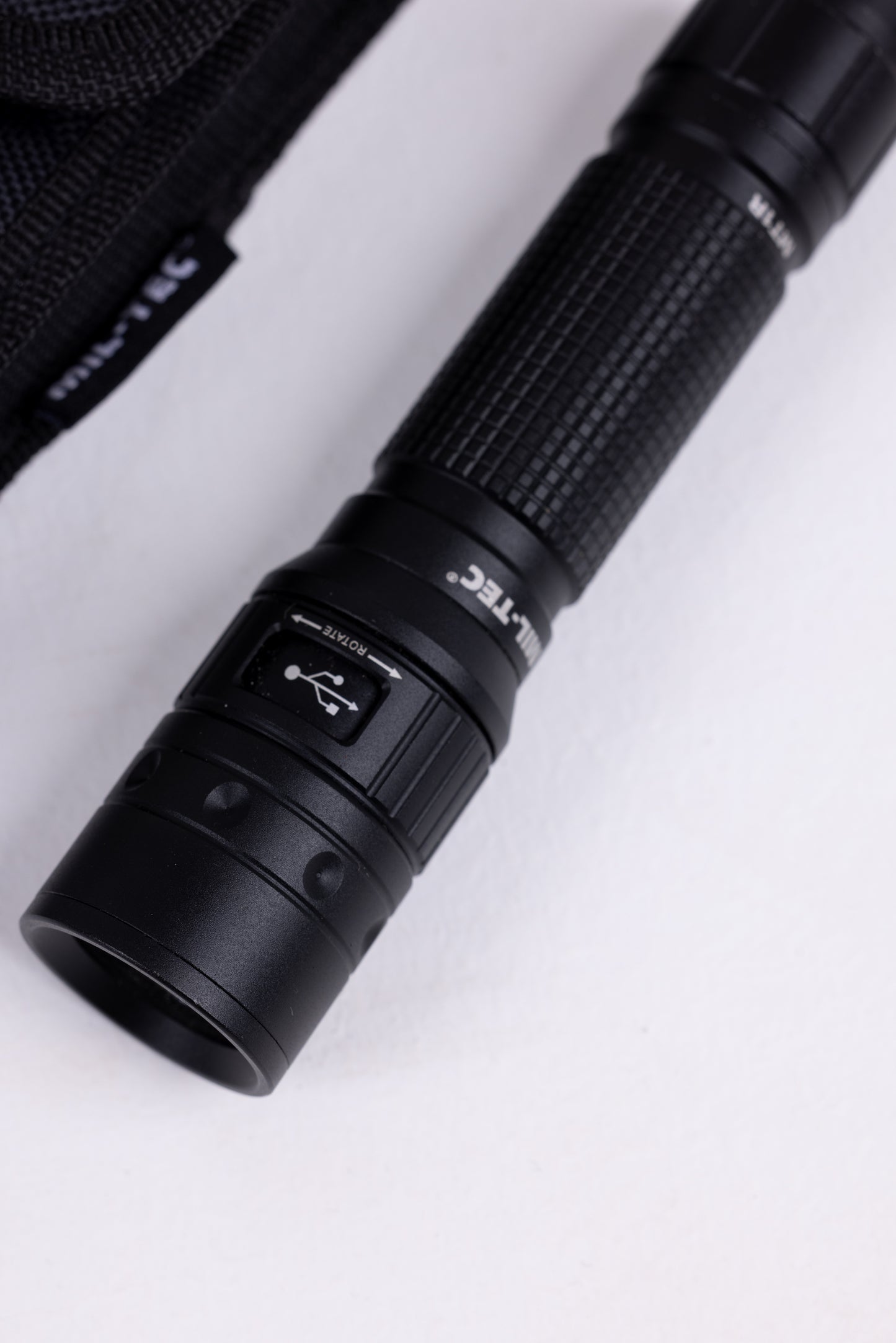 MIL-TEC 500 LUMENS FLASHLIGHT